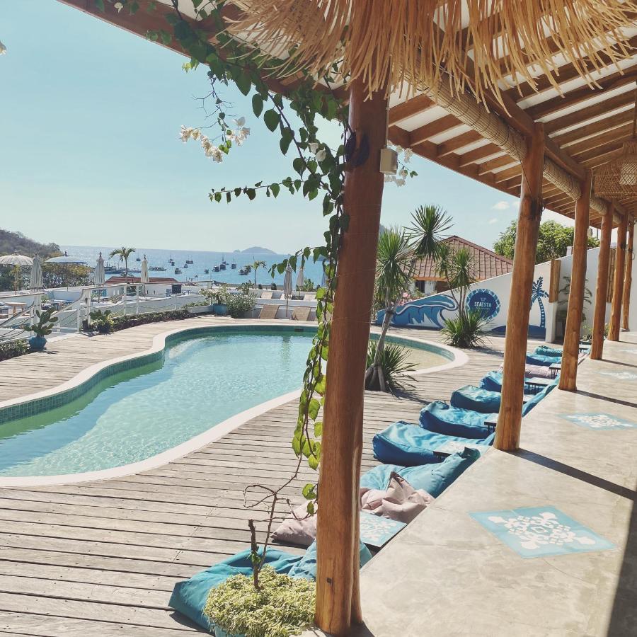 Seaesta Komodo Hostel & Hotel Лабуан Баджо Екстериор снимка
