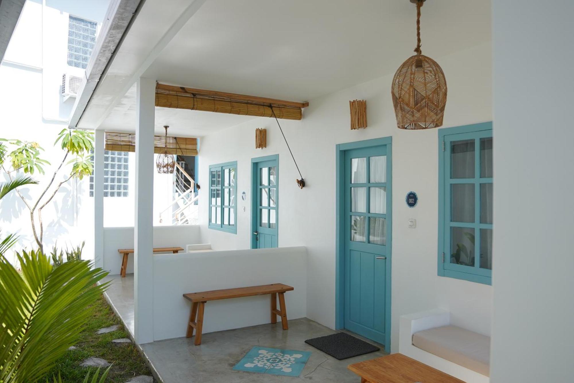 Seaesta Komodo Hostel & Hotel Лабуан Баджо Екстериор снимка