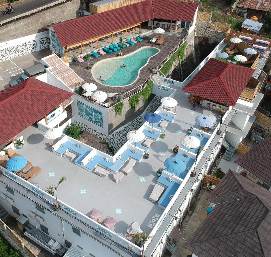 Seaesta Komodo Hostel & Hotel Лабуан Баджо Екстериор снимка